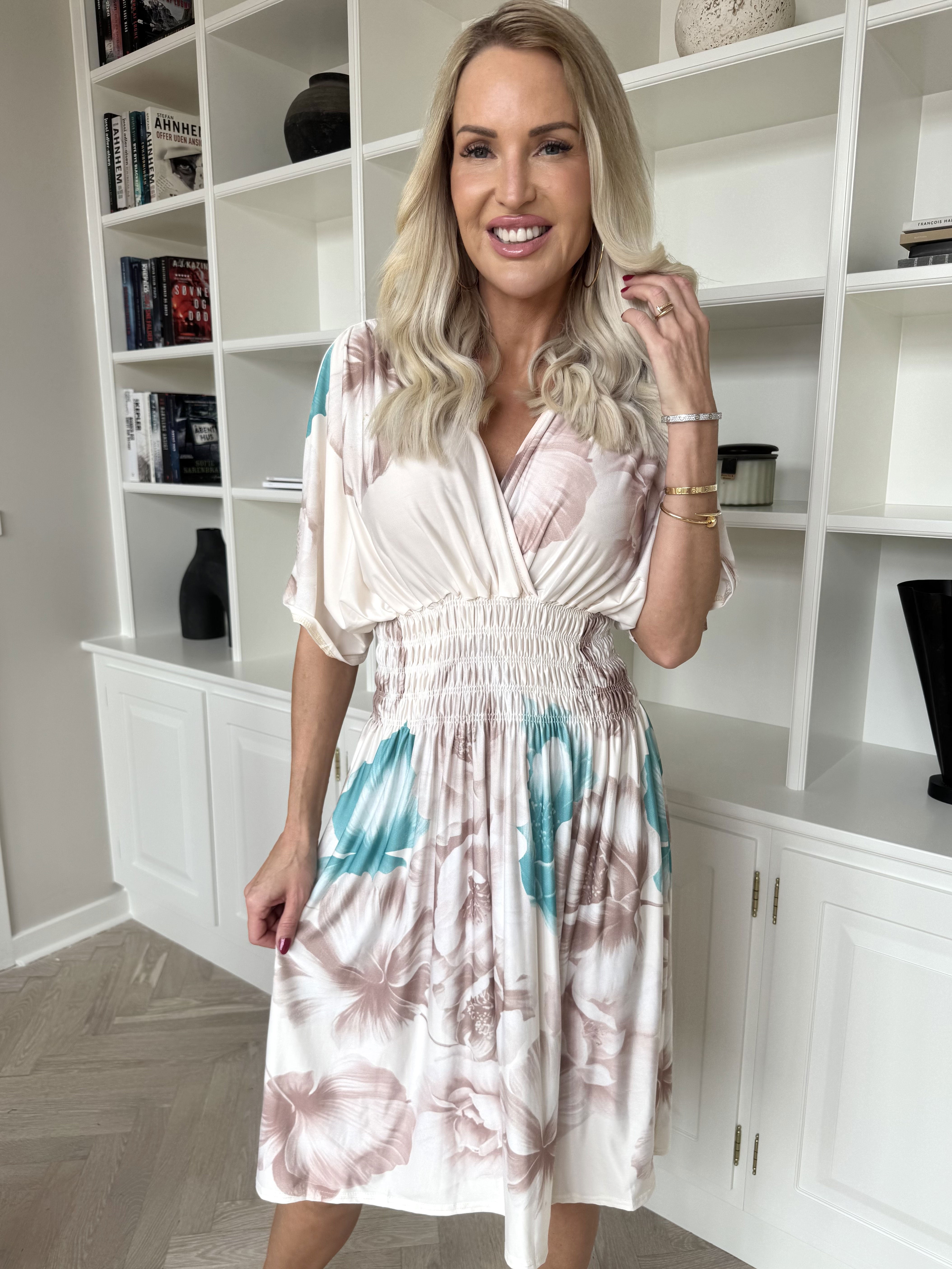 Pams Peony Short - Kort elastisk kjole med blomsterprint